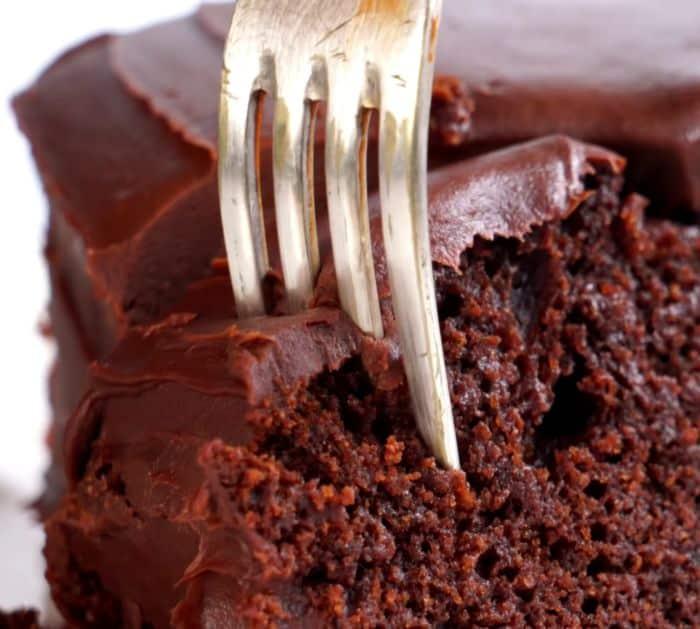 How to Make Chocolate Fudge Cake