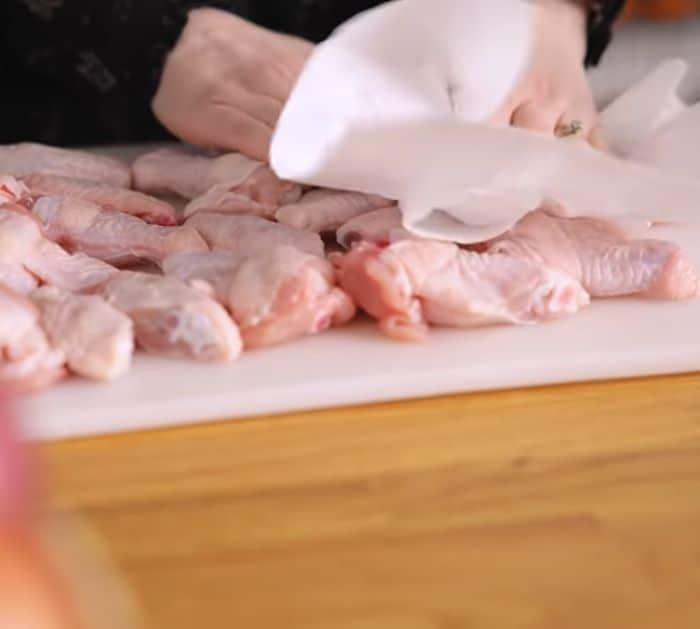 Best Crispy Oven-Baked Chicken Wings Recipe
