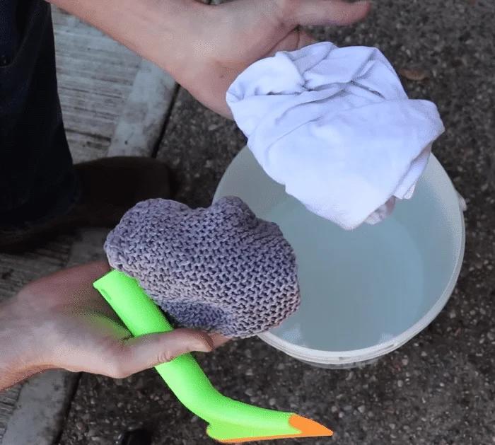How to Easily Clean the Inside of Your Windshield With Zero Streaks Tips