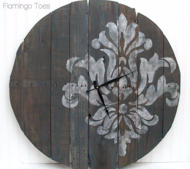 Large Stenciled Pallet Clock Tutorial, a bedroom decor idea worth trying this season and a fresh take on a classic idea