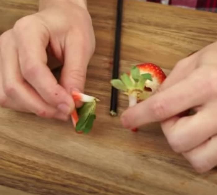 how to remove stem from strawberries