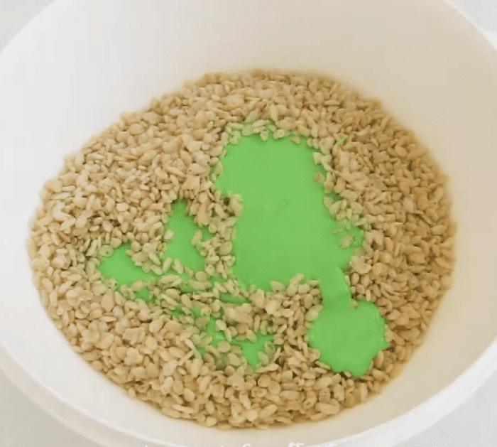 Ingredients for Grinch Rice Krispie Treats