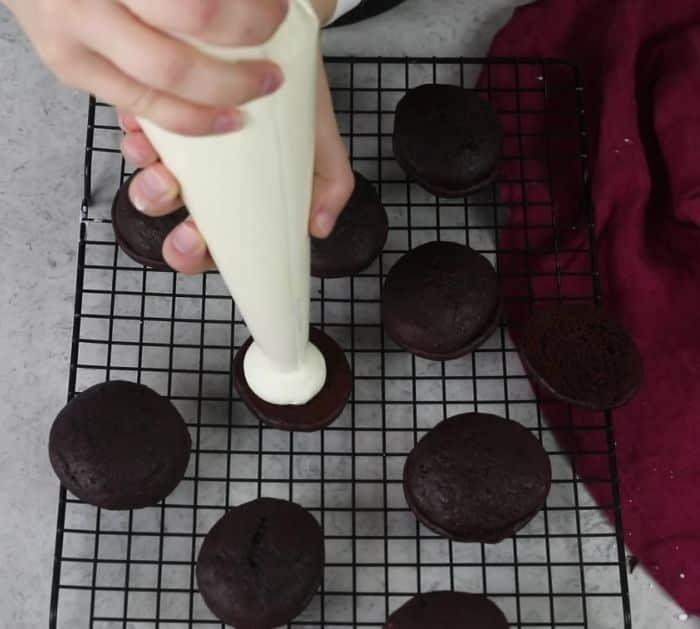 Easy and quick whoopie pie tutorial