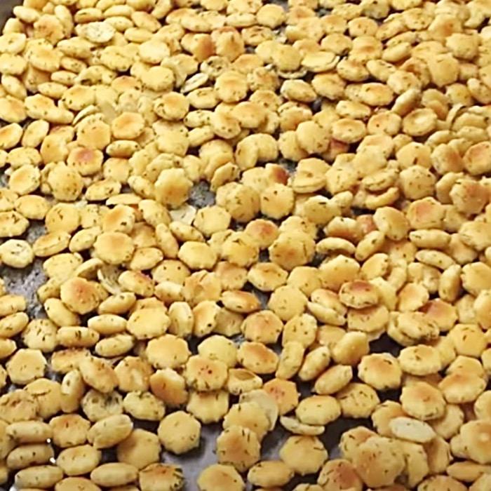 Quick Snack Ideas - Soup Cracker Ideas - Cheap Snack Recipe