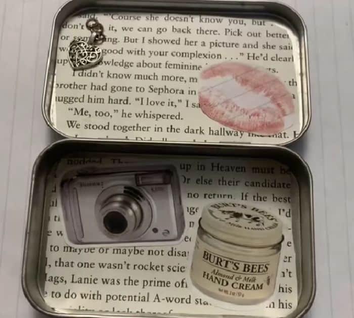 Easy DIY Upcycled Altoids Wallet Tutorial