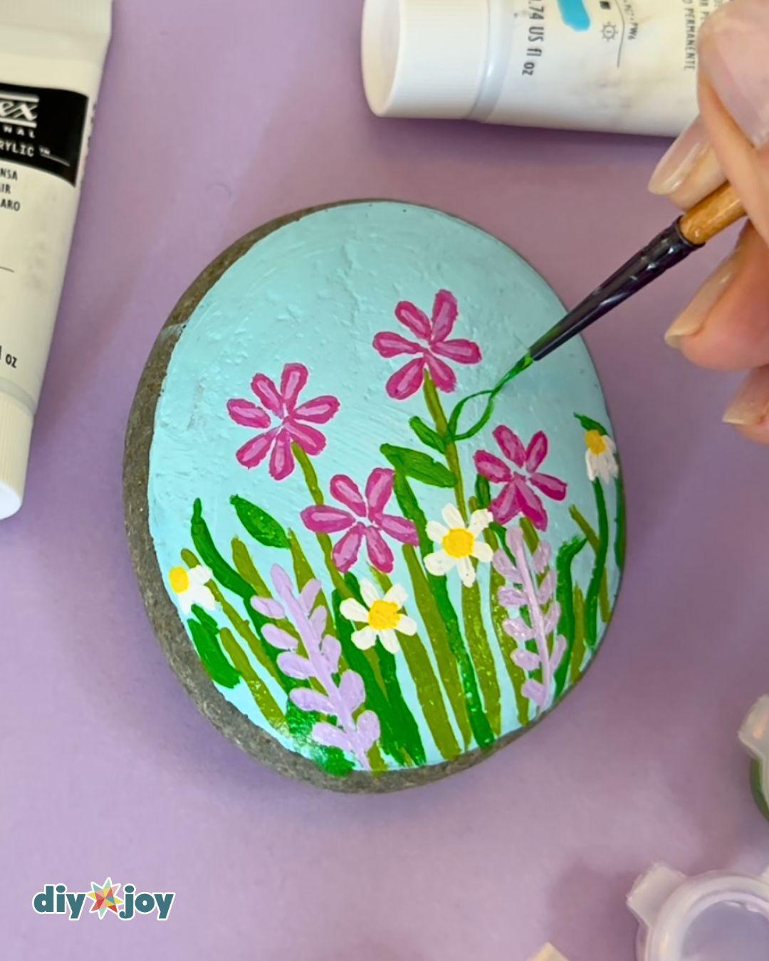 Easy Flowers On Rocks — painted rocks