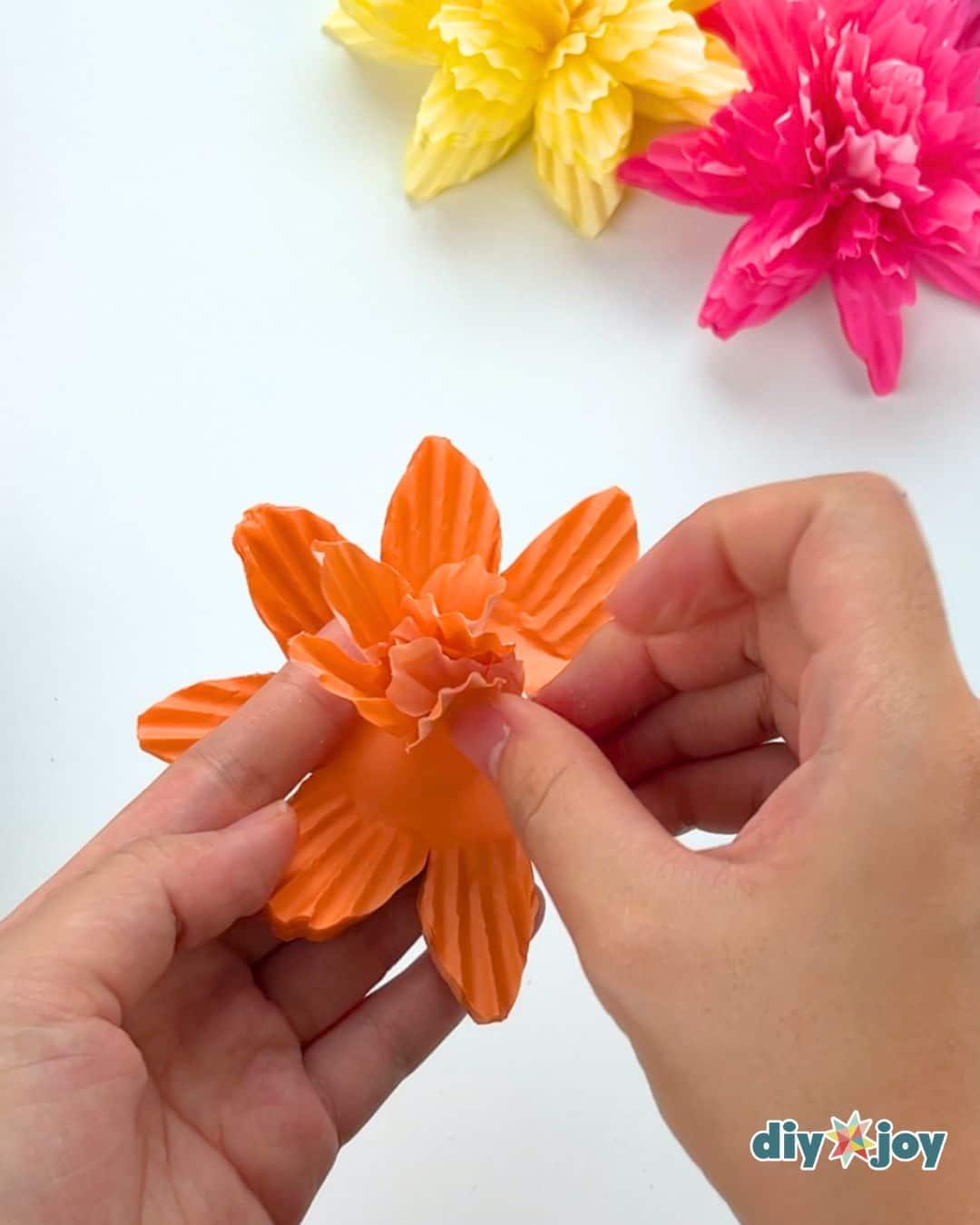 Paper Flowers Cupcake Liners — making paper flowers diy