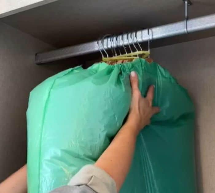 How to pack clothes
