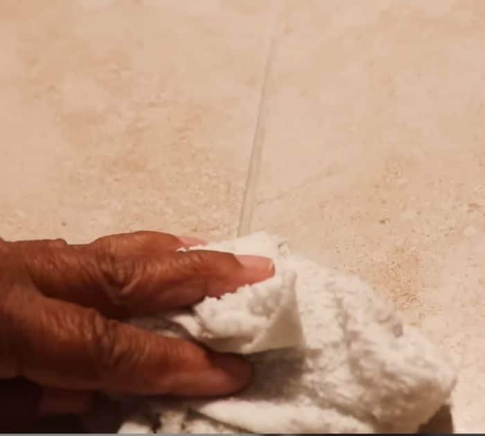 Dirty Grout Whitened in 15 Seconds Tips