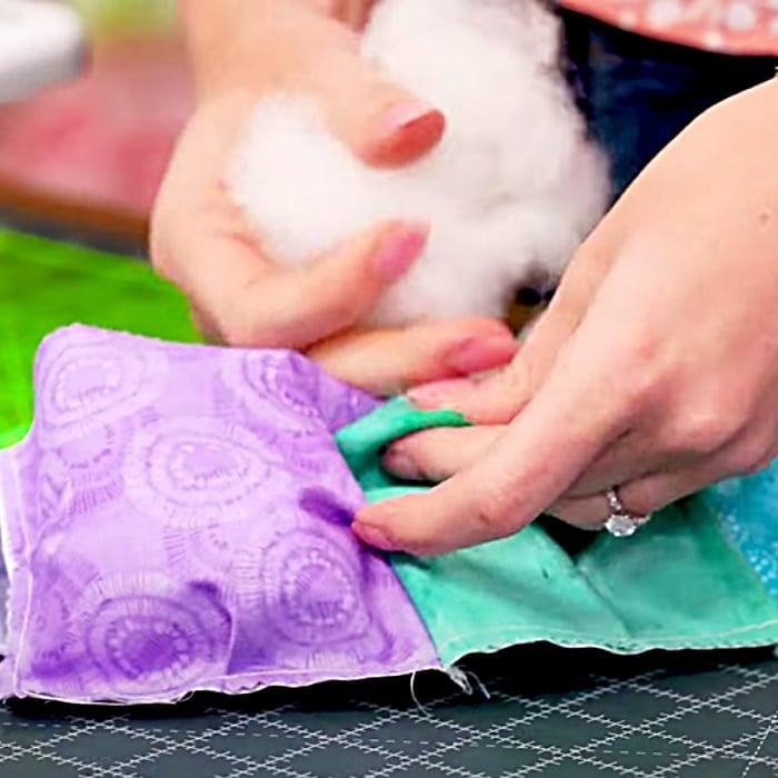 easy Sewing Pattern - DIY Winter Quilt - How To Make A Puffy Quilt - Biscuit Quilt