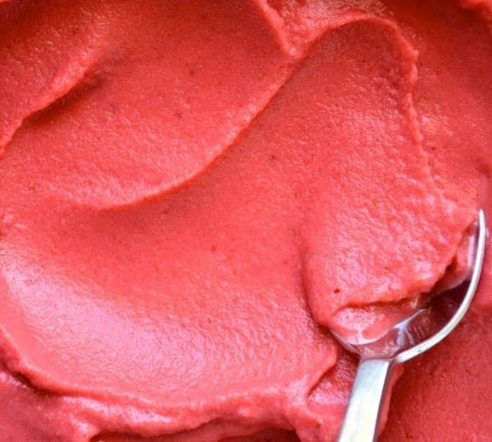 How To Make Healthy Strawberry Frozen Yogurt