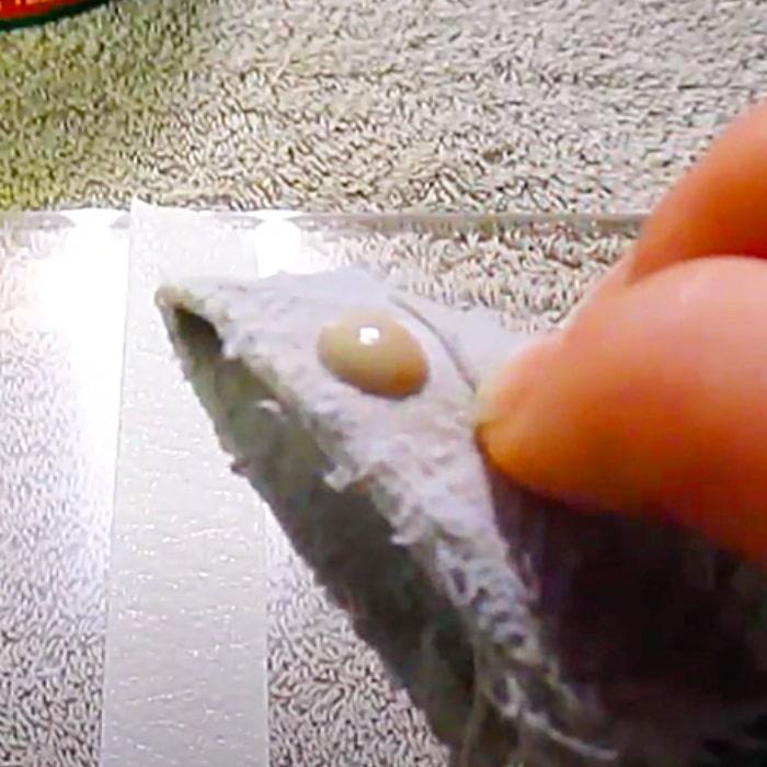 How To Polish Scratches From Plexiglass - Easy Plexiglass Cleaning - DIY Cleaning Hacks