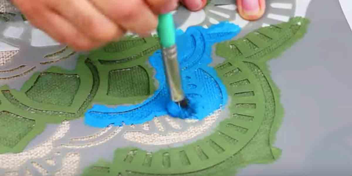 Watch How He Transforms A Plain Rug Into A Fabulous Decor Piece!