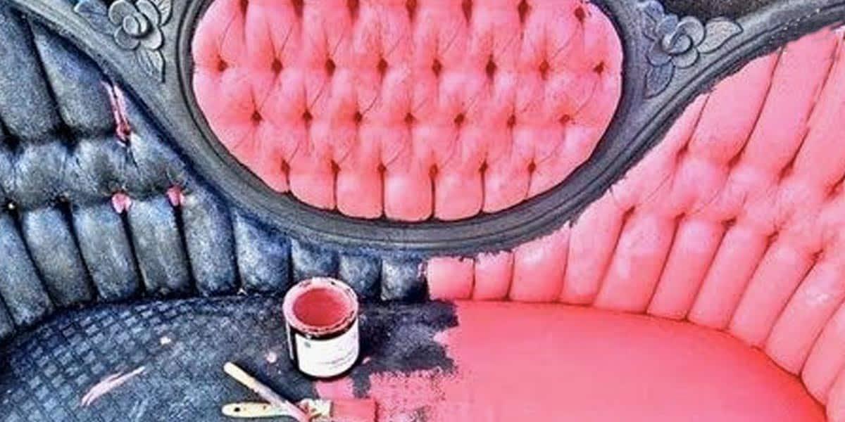 She Discovered A Brilliant Way To Make Her Old Couch Look Like New Again (Watch!)
