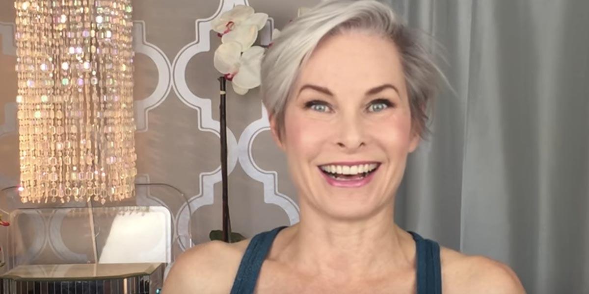 How She Does Classic Makeup On A Mature Face…