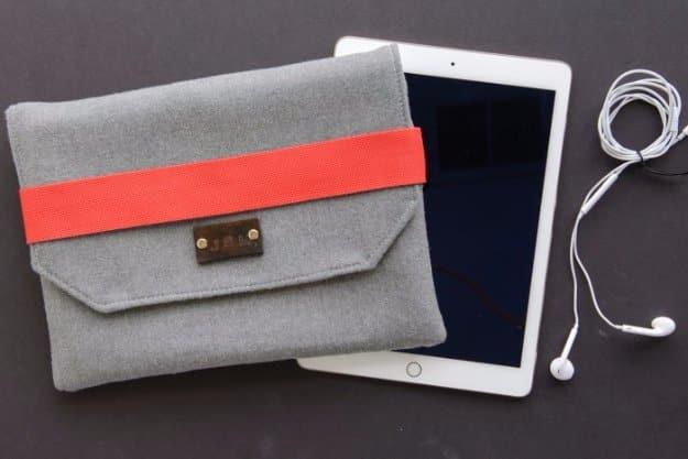 DIY Sewing Gift Ideas for Adults and Kids, Teens, Women, Men and Baby - Wool iPad case - Cute and Easy DIY Sewing Projects Make Awesome Presents for Mom, Dad, Husband, Boyfriend, C
