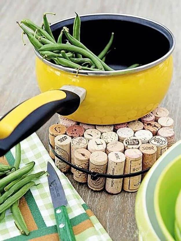 Simple Wine Cork DIY Kitchen Projects - Wine Cork Trivet - DIY Projects & Crafts by Sueeye
