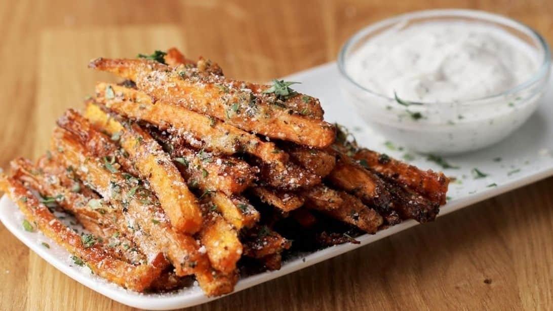 Easy To Make Garlic Parmesan Carrot Fries