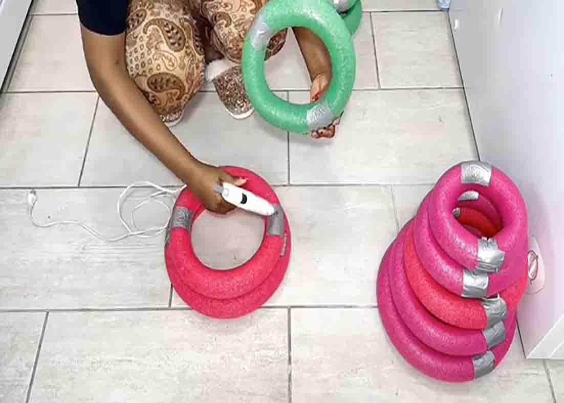 Assembling the DIY floor vase