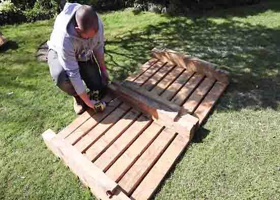 Making the front of the wood pallet bar