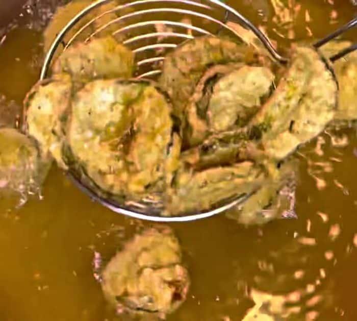 Easy Texas Roadhouse Fried Pickles Copycat Recipe
