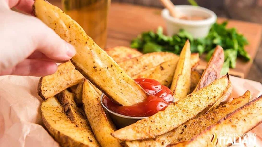 Super Easy Copycat Red Robin Potato Fries Recipe