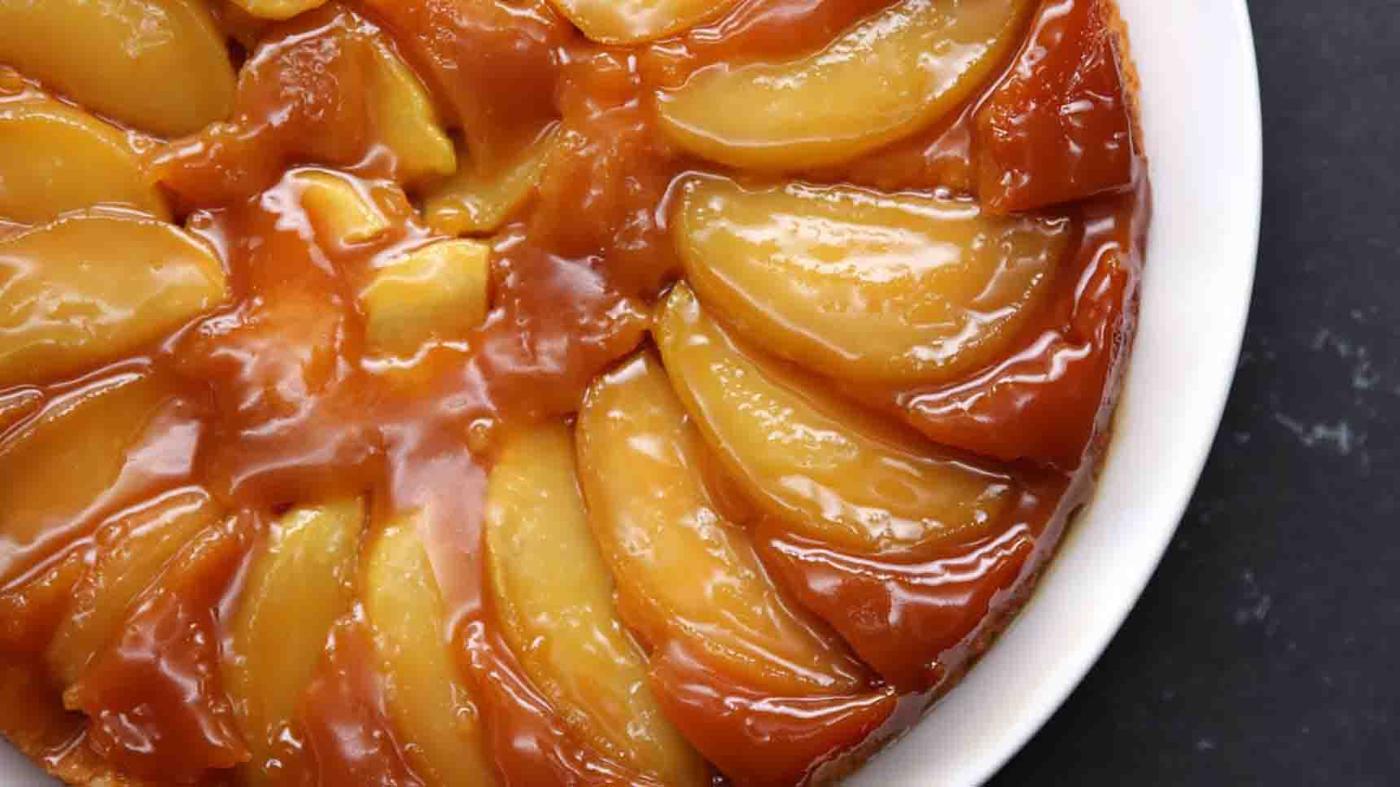 Caramel Apple Upside-Down Cake Recipe