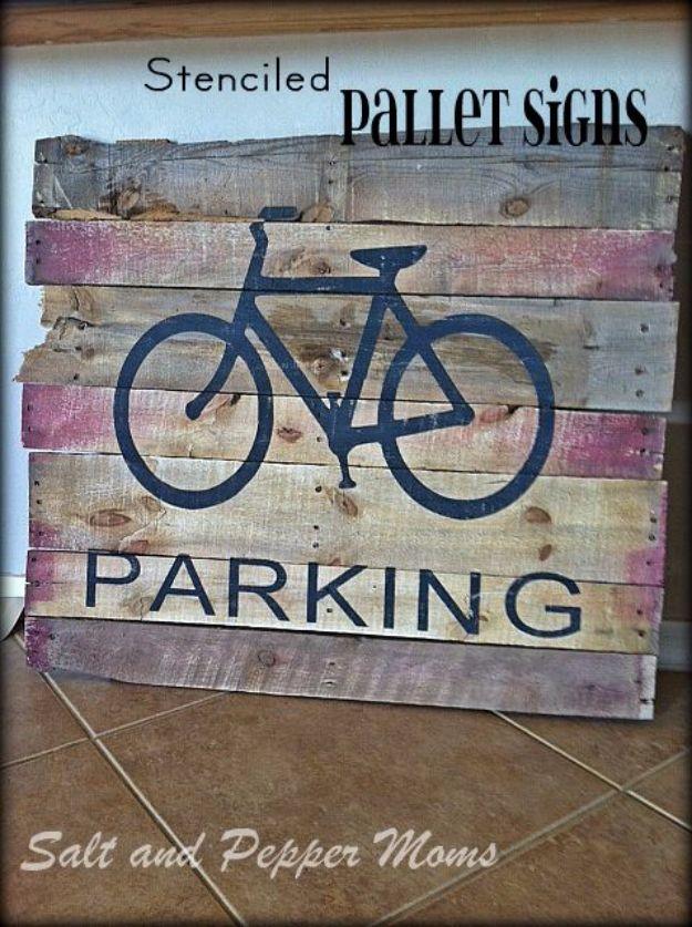 Stenciled Pallet Sign, a simple country craft idea worth trying this weekend and a project worth saving for later