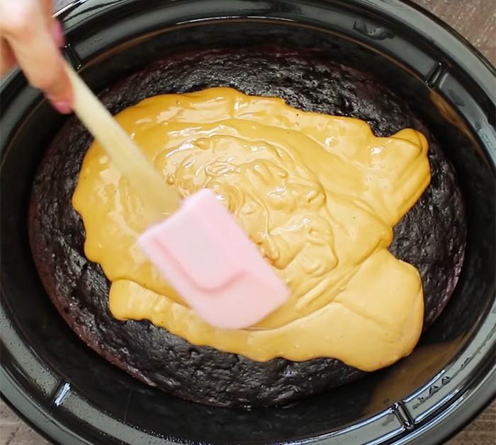 Crockpot Recipes - Dessert Recipes - Chocolate Cake Recipes - Boxed Cake Mix Recipes
