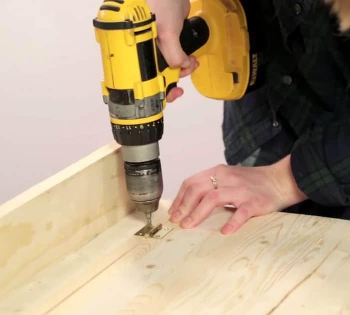 Easy To Build Space-Saver Foldable Desk
