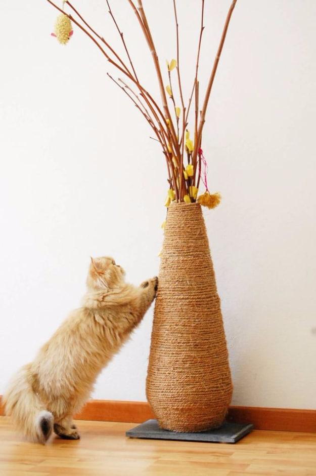 DIY Vase Scratching Post, quick enough that there is no excuse to skip it and the fix worth remembering