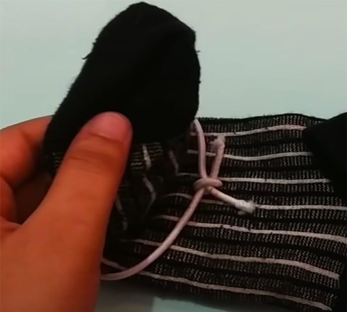 How To Make A Face Mask - DIY Sock Face Mask - Easy Ways To Make A Face Mask