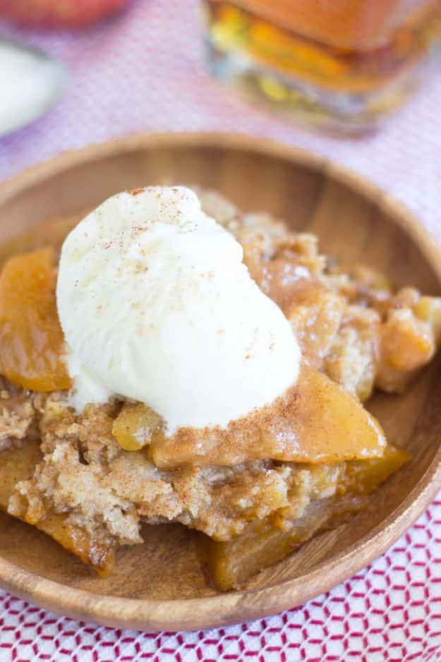 Fireball Whiskey Recipes - Fireball Apple Crisp - Fire ball Whisky Recipe Ideas - Pie, Desserts, Drinks, Homemade Food and Cocktails - Easy Treats and Christmas Dishes #fireball #r