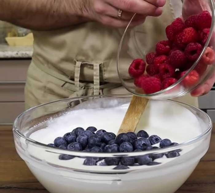 No Bake Berry Cake in 15 Minutes - No Bake Recipes