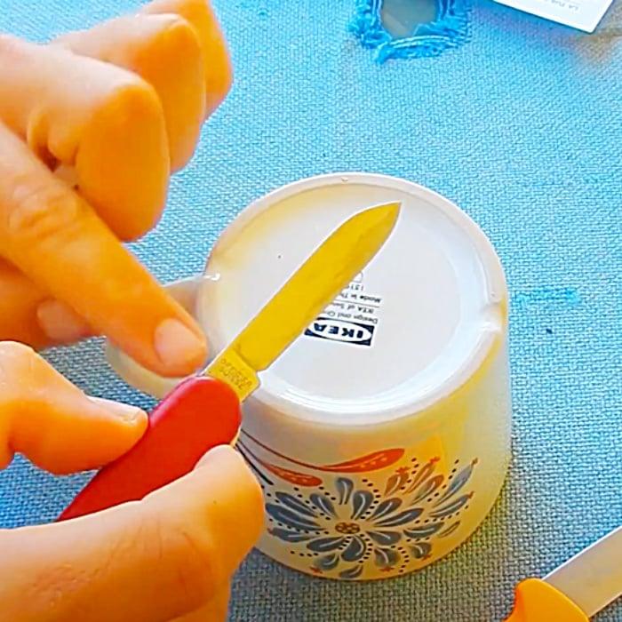 How To Sharpen Knives Using A Coffee Cup - Easy Way To Sharpen Scissors - Cheap Way To Sharpen A Knife