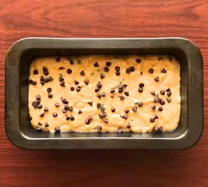 Easy Chocolate Chip Banana Bread Recipe