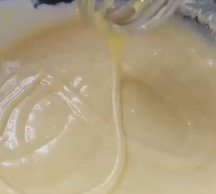 Super Easy and Quick Vanilla Cake in 4 Steps Recipe