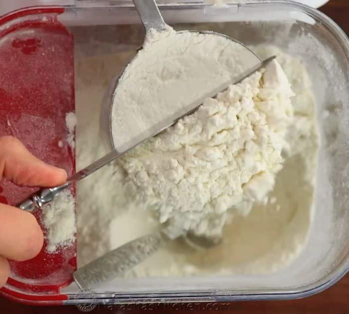 The Right Way to Measure Flour