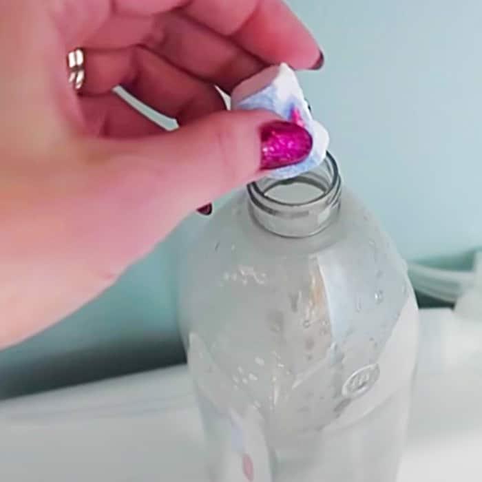 How To Clean An Entire Bathroom With Dishwasher Tab - Easy Bathroom Cleaning Hacks - Homemade Bathroom Cleaning Recipe