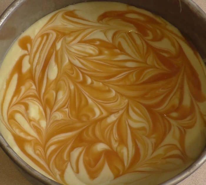 How To Make White Chocolate Caramel Fudge Bars