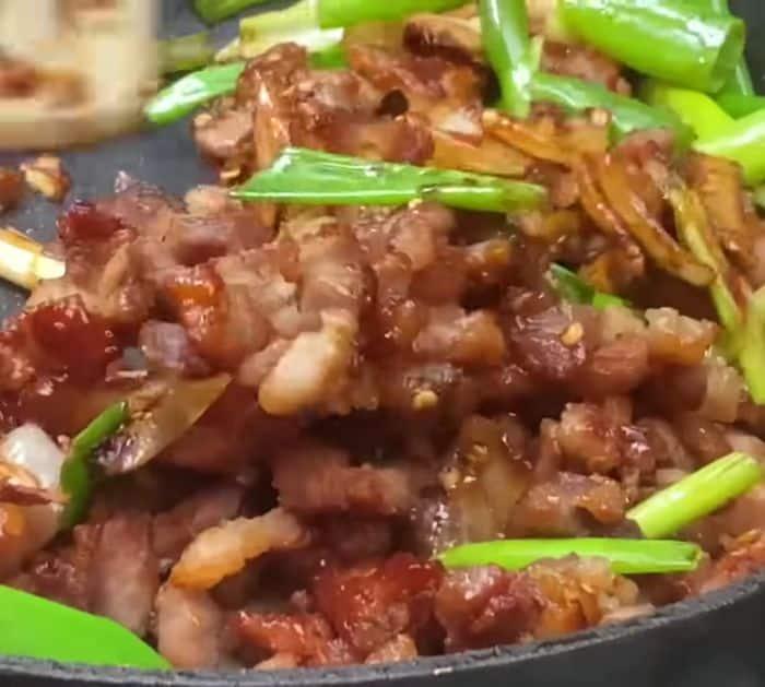 How To Make Spicy & Crispy Stir-Fried Pork Belly