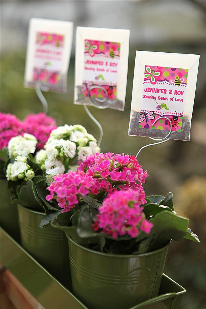 Seed Packet Wedding Favors, a rustic outdoor element, quick to set up on a rainy afternoon and a keepsake worth handing down