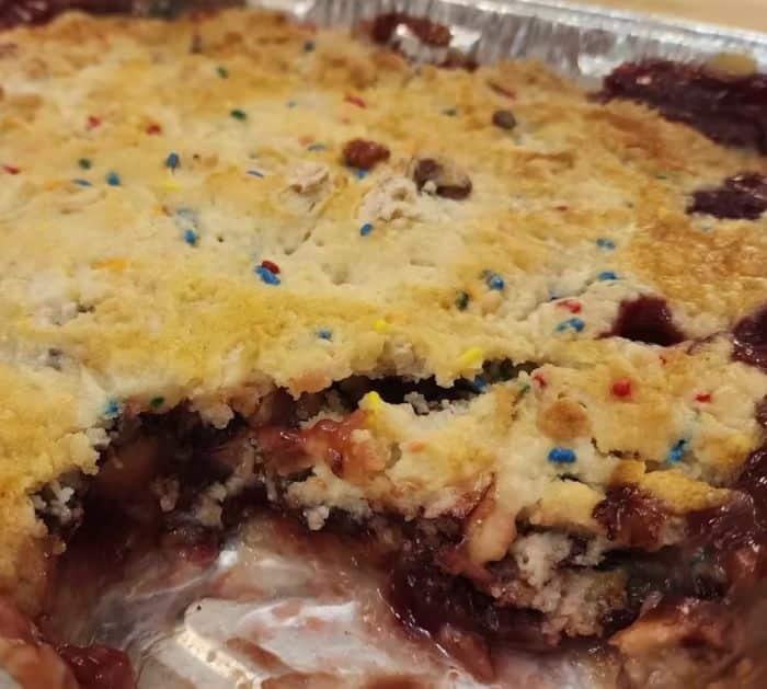 Easy Banana Split Dessert Recipe