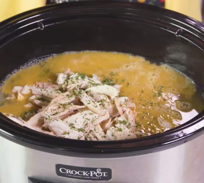 How to Make Turkey Soup Using Crock Pot