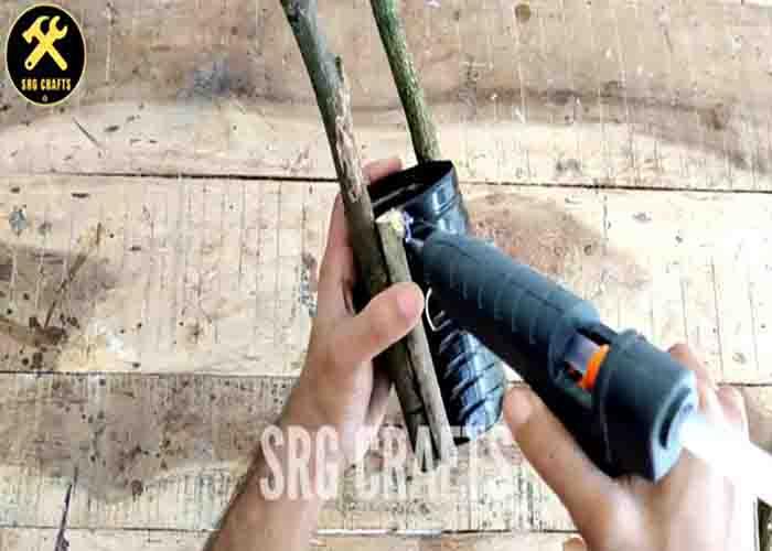 Making the base of the DIY twig planter