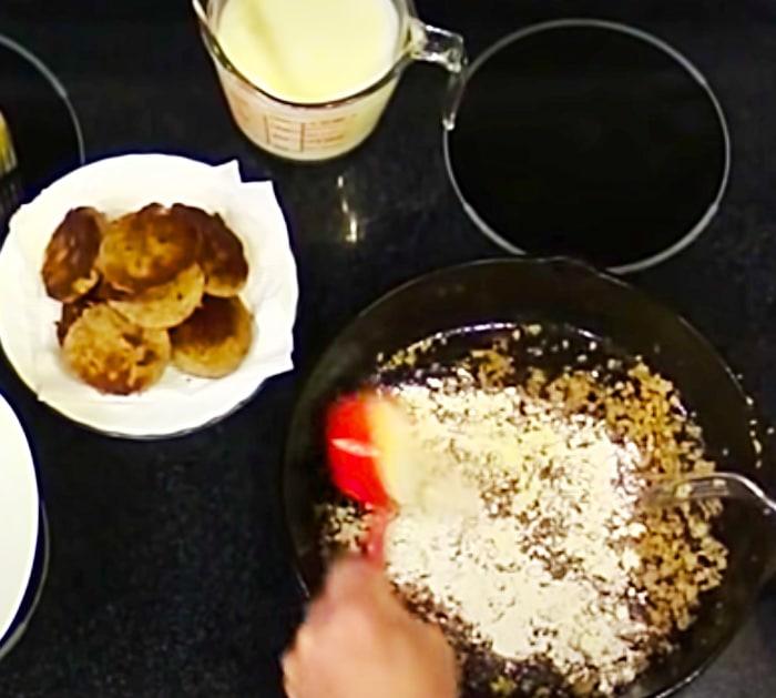 Mix Flour With Sausage To Make Southern Gravy