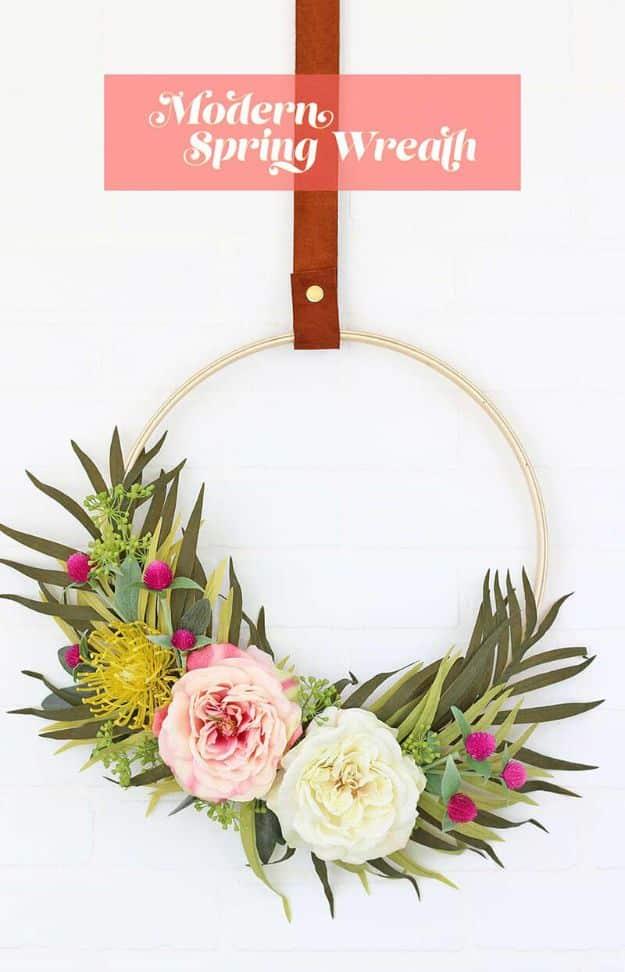 Modern Spring Wreath, a simple idea that makes a real difference and a popular pick from this roundup