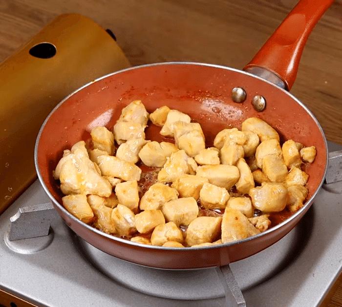 Cheesy Chicken Breast Omelet Recipe Ingredients