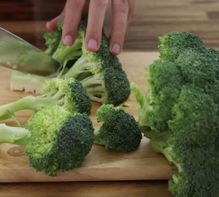 Easy Broccoli Salad Recipe