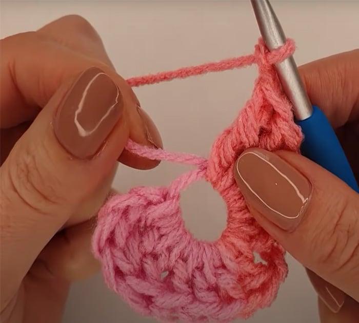 crochet a heart in 2 minutes tutorial